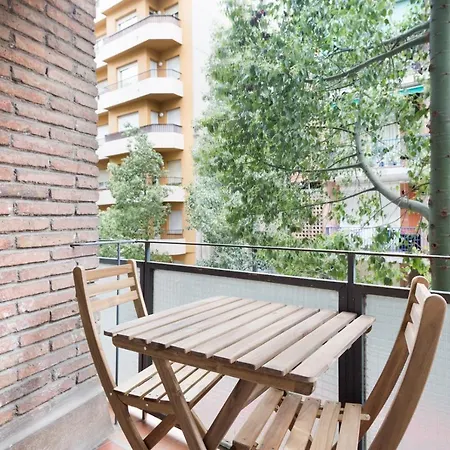 The White Flats Les Corts Apartment *