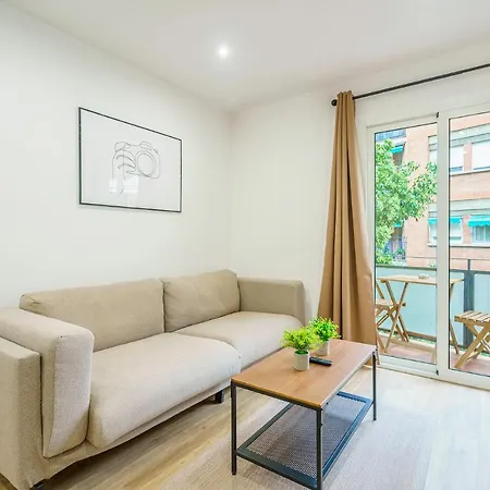 The White Flats Les Corts Apartment *