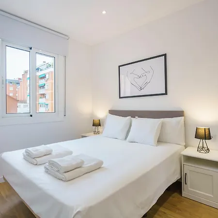 The White Flats Les Corts Apartment *