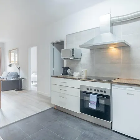 The White Flats Les Corts Apartment *