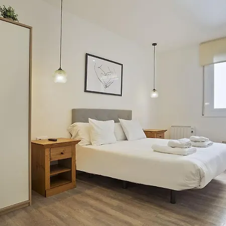 The White Flats Les Corts Apartment *